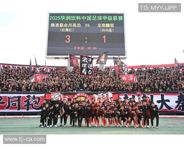 球迷粉丝与足球明星的梦幻相遇瞬间分享与感动 球迷粉丝与足球明星的梦幻相遇瞬间分享与感动