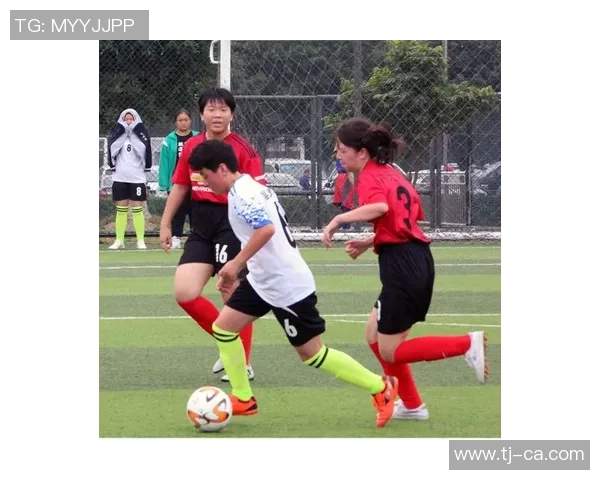 立体画艺术展现足球明星风采让球迷沉浸在激情与梦想之中 立体画艺术展现足球明星风采让球迷沉浸在激情与梦想之中